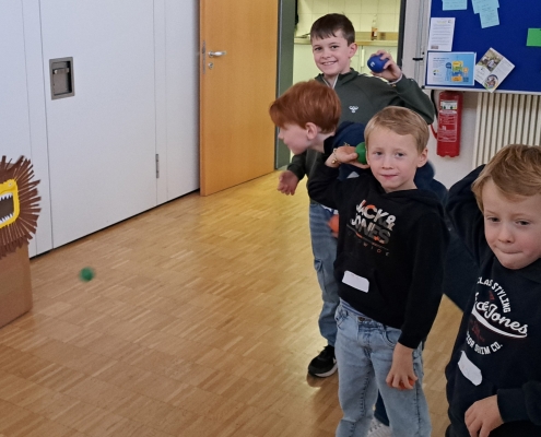 Spiel - Löwen füttern